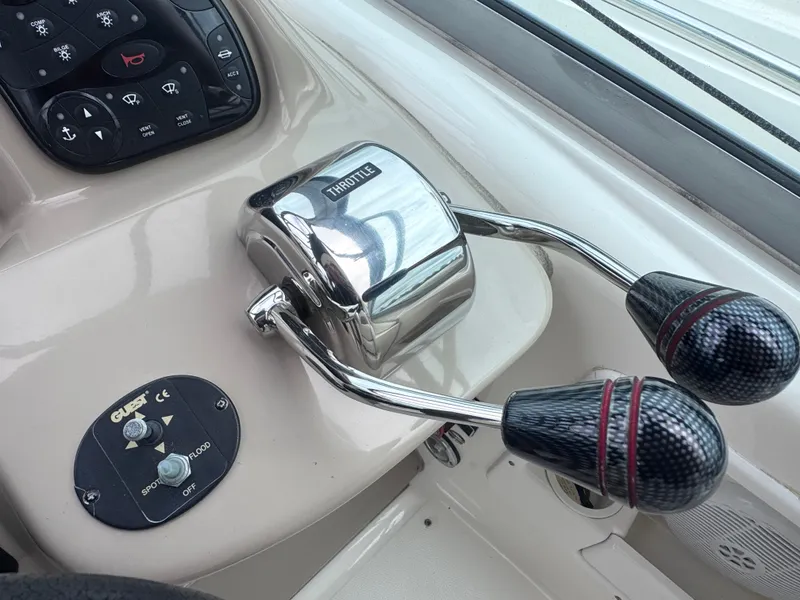 Slide: The Image of Sea Ray 340 Sundancer 2004 - 13