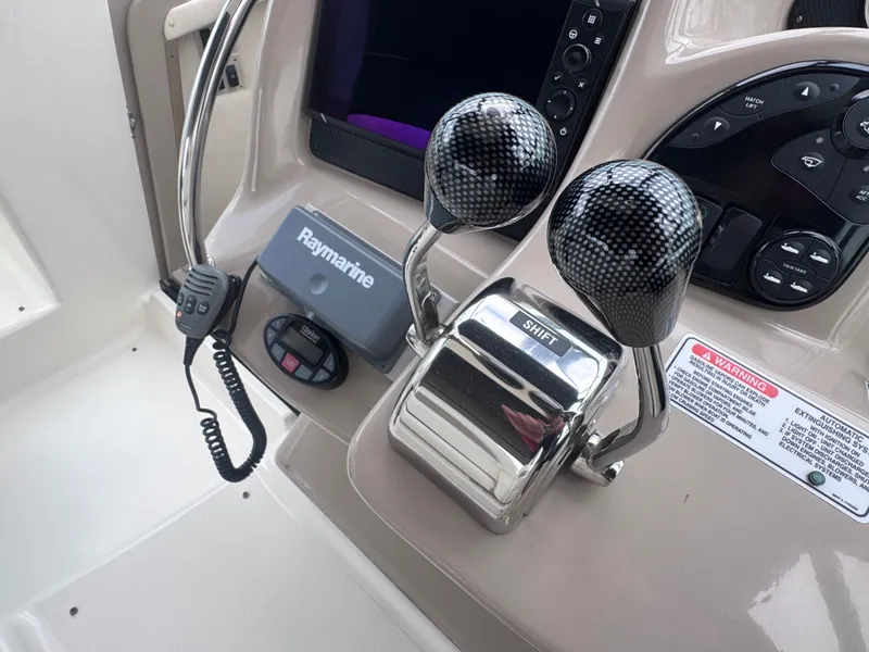 Slide: The Image of Sea Ray 340 Sundancer 2004 - 14