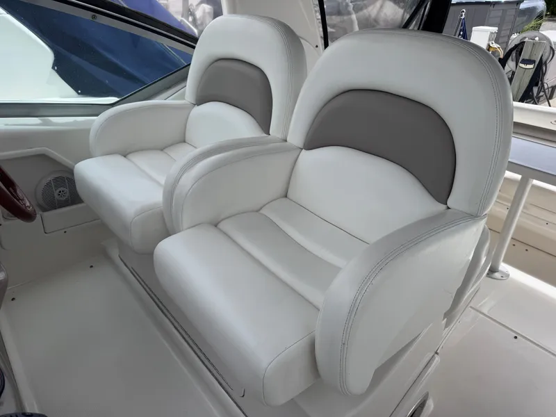 Slide: The Image of Sea Ray 340 Sundancer 2004 - 16