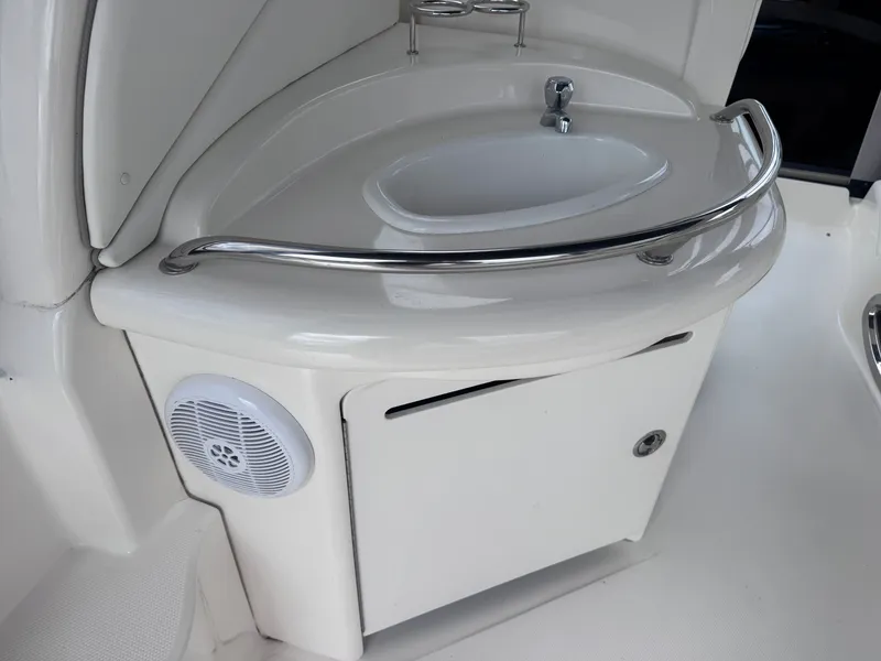 Slide: The Image of Sea Ray 340 Sundancer 2004 - 20