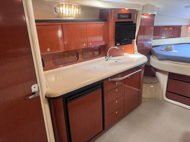 Slide: The Image of Sea Ray 340 Sundancer 2004 - 26