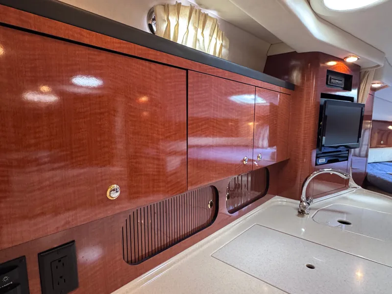 Slide: The Image of Sea Ray 340 Sundancer 2004 - 31