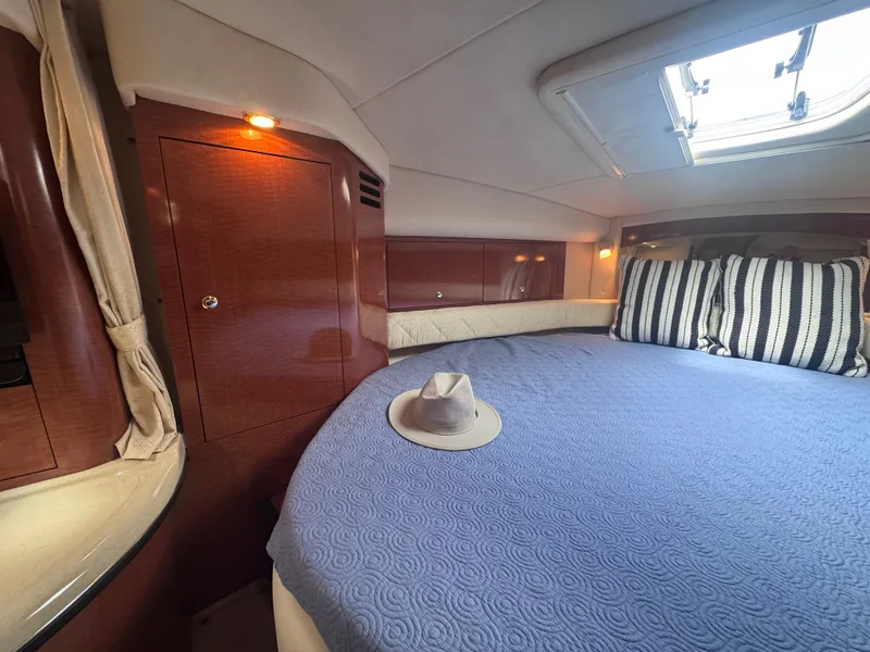 Slide: The Image of Sea Ray 340 Sundancer 2004 - 35