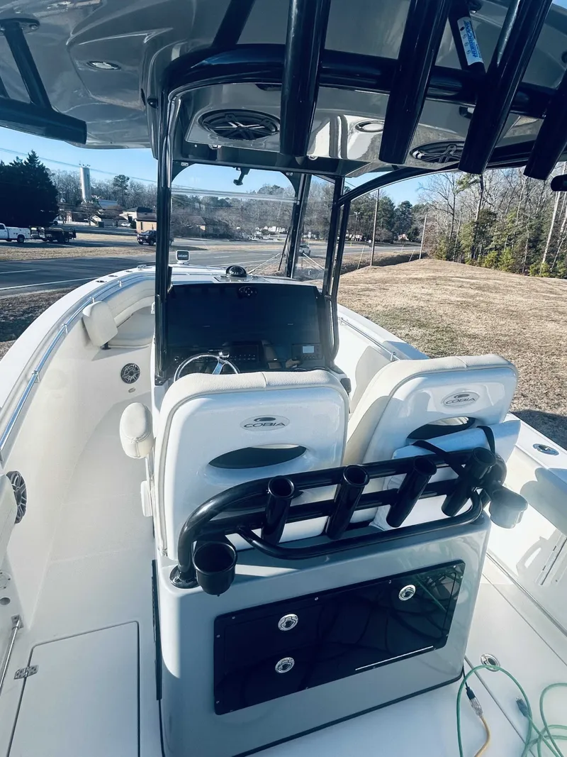 Slide: The Image of Cobia 280 Center Console 2022 - 4