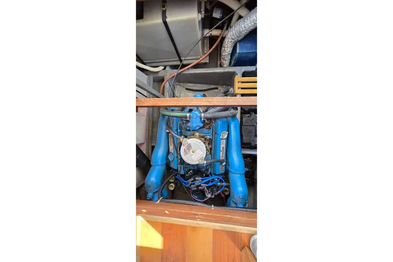 Slide: The Image of Engine compartment of 1985 Carver 3207 Aft Cabin Yacht. - 35