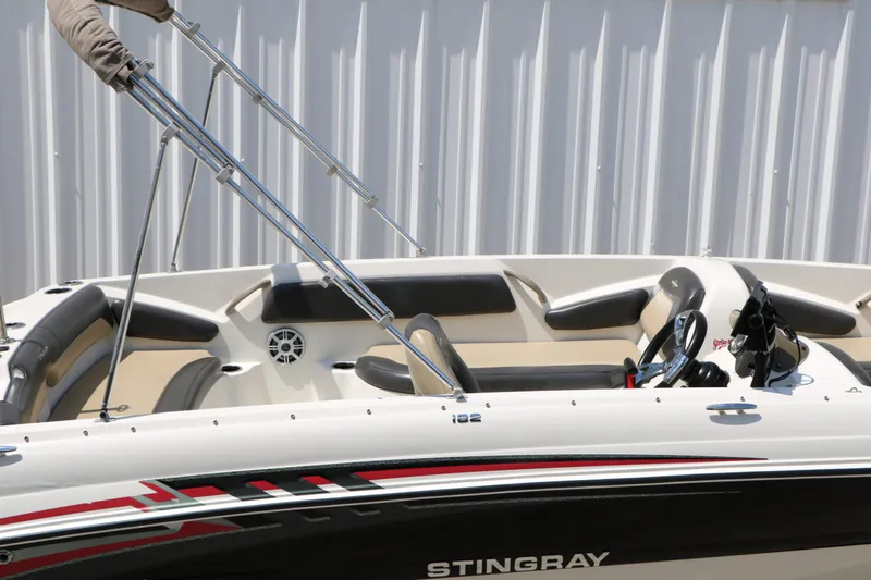 Slide: The Image of 2018 Stingray 182 SC boat with stylish design and comfortable seating. - 13