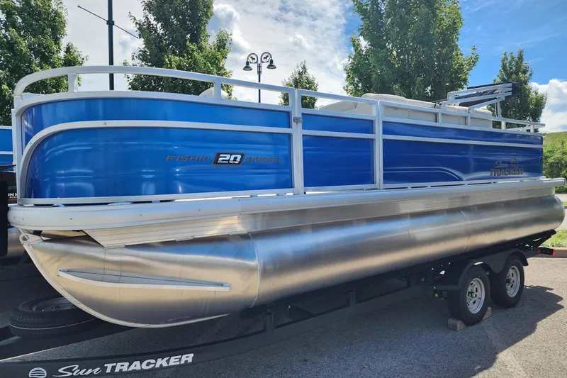 Slide: The Image of Sun Tracker Fishin' Barge 20 DLX 2026 - 4