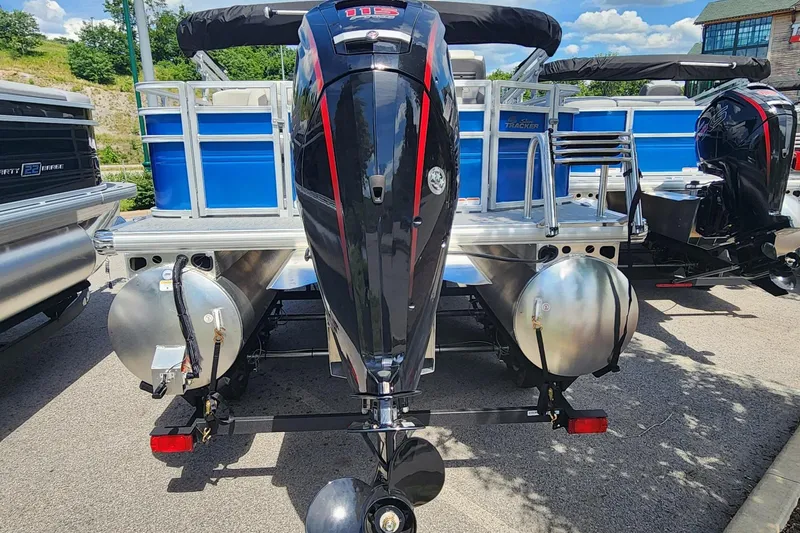The Image of Sun Tracker Fishin' Barge 20 DLX 2026 - 7