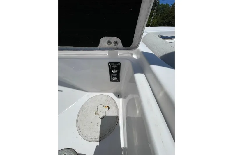 Slide: The Image of WINDLASS REMOTE CONTROL SWITCHES AT THE BOW - 24