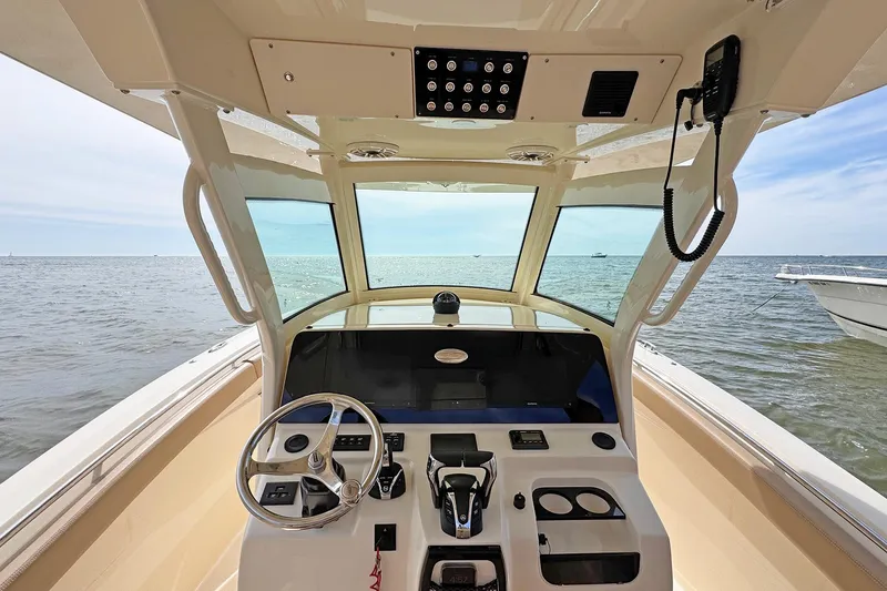 Slide: The Image of Scout 305 LXF 2021 - 7