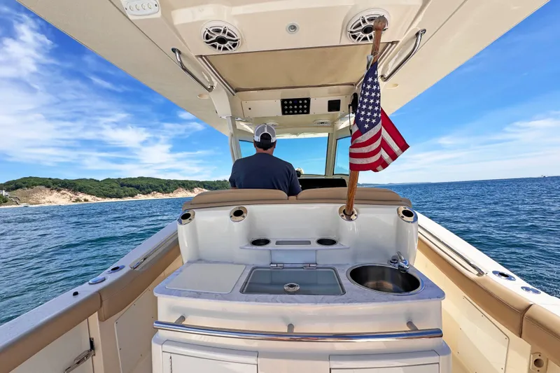 Slide: The Image of Scout 305 LXF 2021 - 8