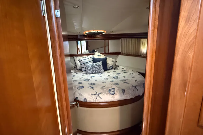 Slide: The Image of Luxurious bedroom interior of 1999 Carver 450 Voyager Pilothouse yacht. - 36
