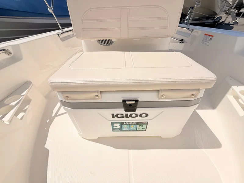 Slide: The Image of Boston Whaler 170 Montauk 2027 - 39