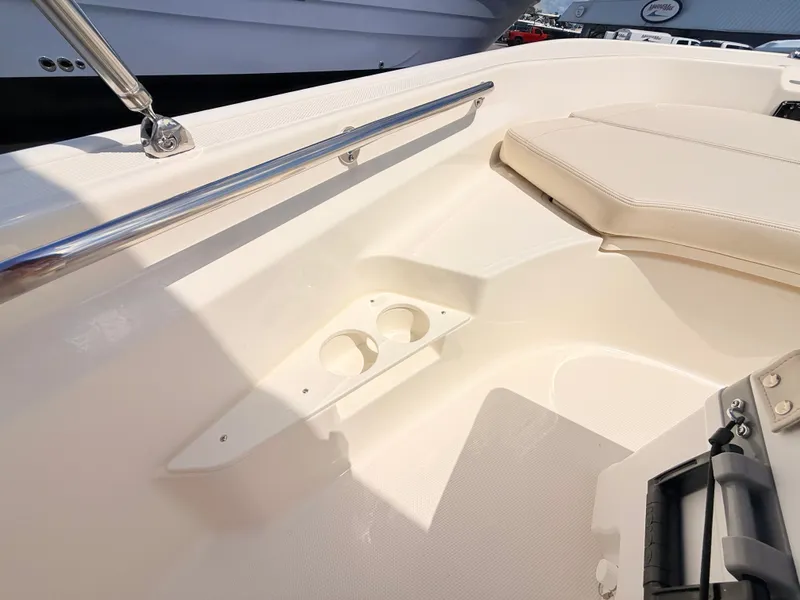 Slide: The Image of Boston Whaler 170 Montauk 2027 - 29