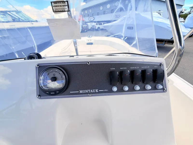 Slide: The Image of Boston Whaler 170 Montauk 2027 - 24