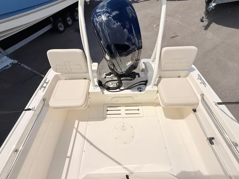 Slide: The Image of Boston Whaler 170 Montauk 2027 - 16