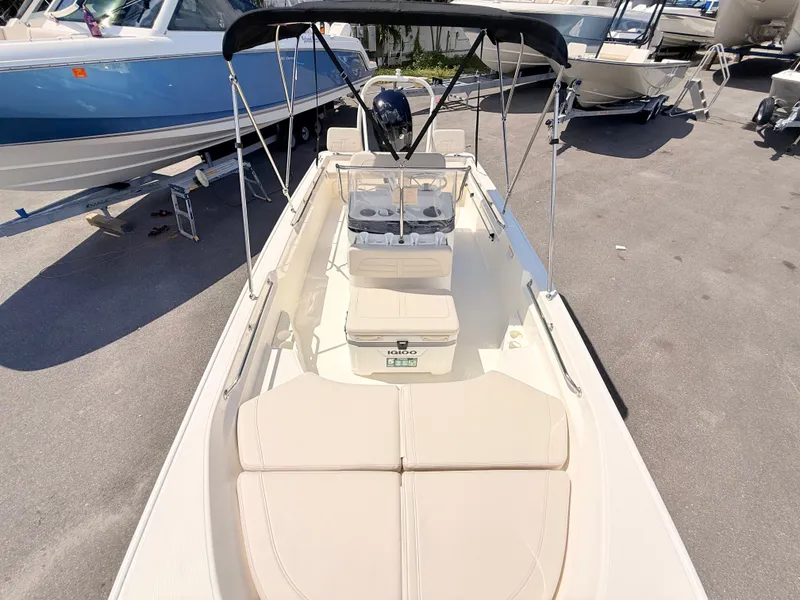 Slide: The Image of Boston Whaler 170 Montauk 2027 - 41