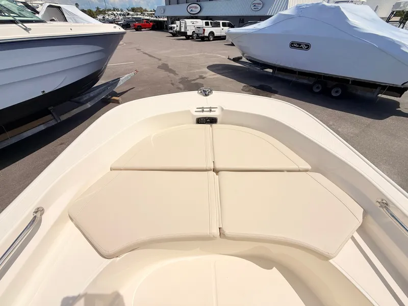 Slide: The Image of Boston Whaler 170 Montauk 2027 - 31