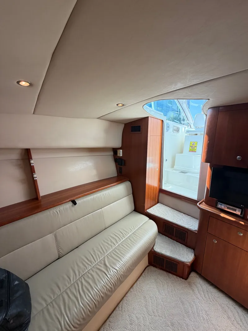 Slide: The Image of Interior of 2005 Rampage 33 Express yacht. - 45