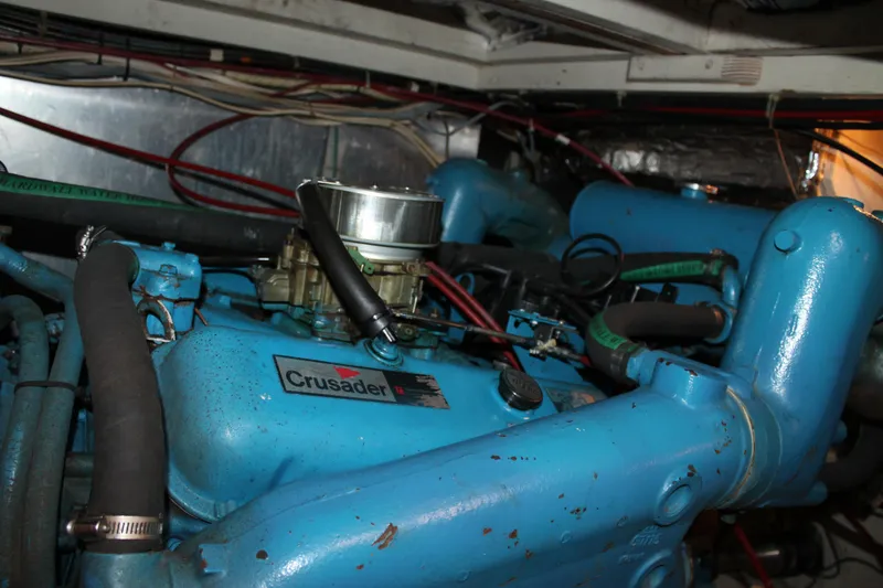 Slide: The Image of Engine of 1987 Chris-Craft 427 Catalina, featuring Crusader 350 model, blue components. - 50