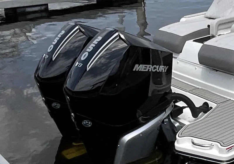 Slide: The Image of Sea Ray SDX 290 Outboard 2027 - 27