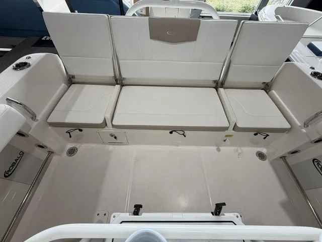 Slide: The Image of Robalo R232 Explorer 2026 - 6