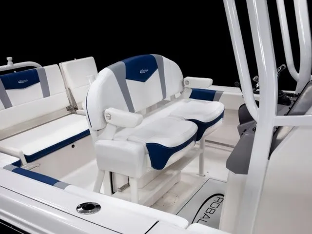Slide: The Image of Robalo R232 Explorer 2026 - 17