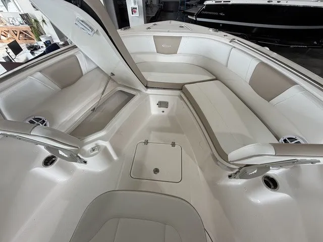 Slide: The Image of Robalo R232 Explorer 2026 - 11