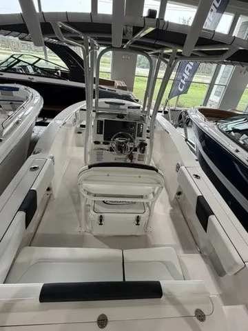 Slide: The Image of Robalo R202 Explorer 2026 - 4