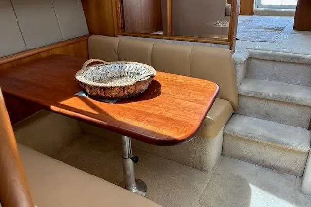 Slide: The Image of Interior of 2000 Silverton 41 Convertible yacht. - 4