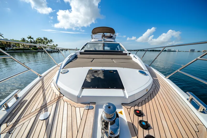 Slide: The Image of Azimut S6 2021 - 60