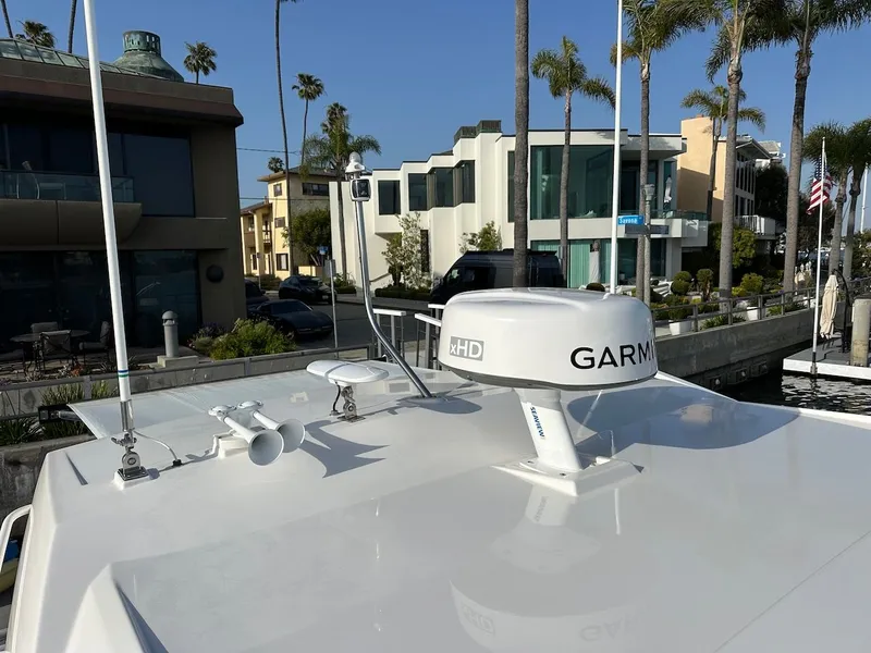 Slide: The Image of Tiara Yachts Coupe 39, 2019, featuring Garmin xHD radar. - 46