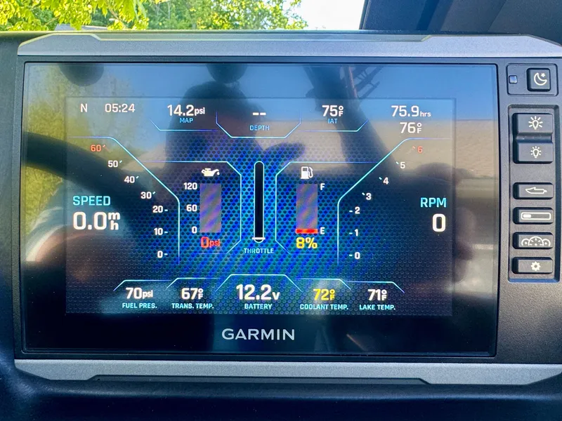 Slide: The Image of Garmin display in Axis Wake Research A24 boat, 2022 model. - 17