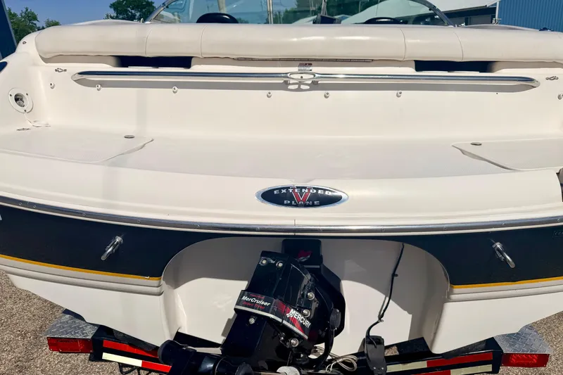 Slide: The Image of Rear view of a 2000 Chaparral 235 SSi boat with MerCruiser engine. - 20