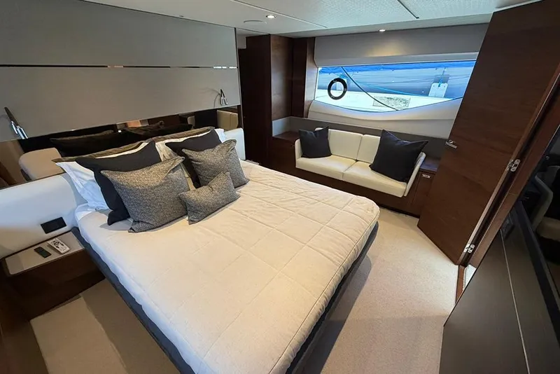 Slide: The Image of Master stateroom - 10