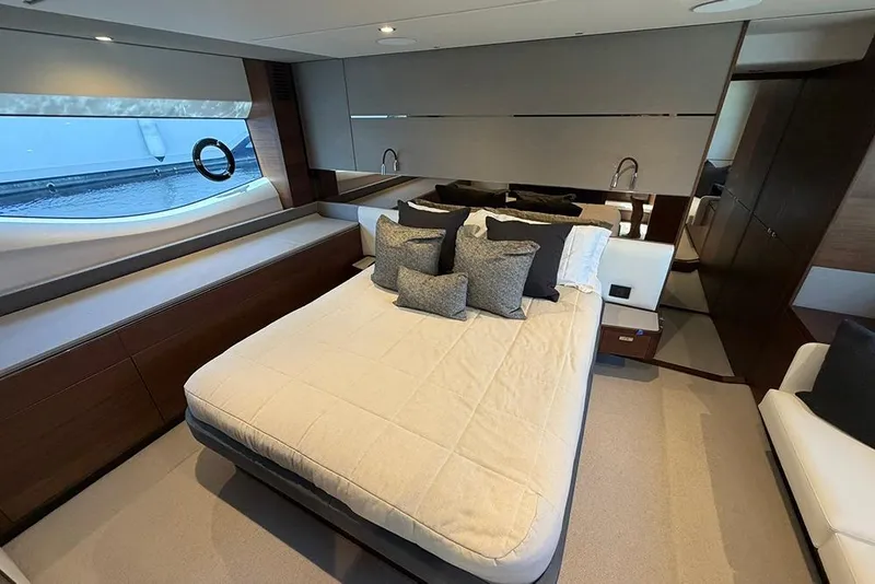 Slide: The Image of Master stateroom - 9