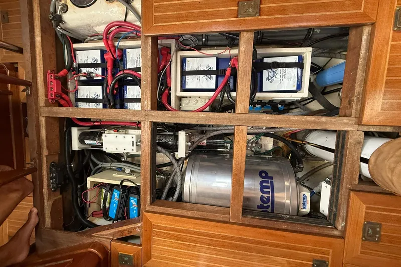 Slide: The Image of Electrical system and components inside a 1986 Little Harbor LH46 yacht. - 76