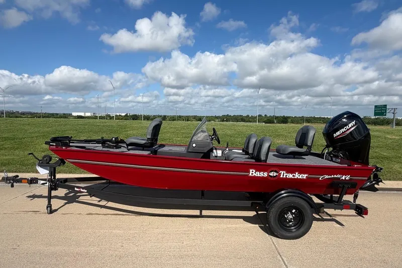 The Image of Tracker Bass Tracker Classic XL 2026 - undefined