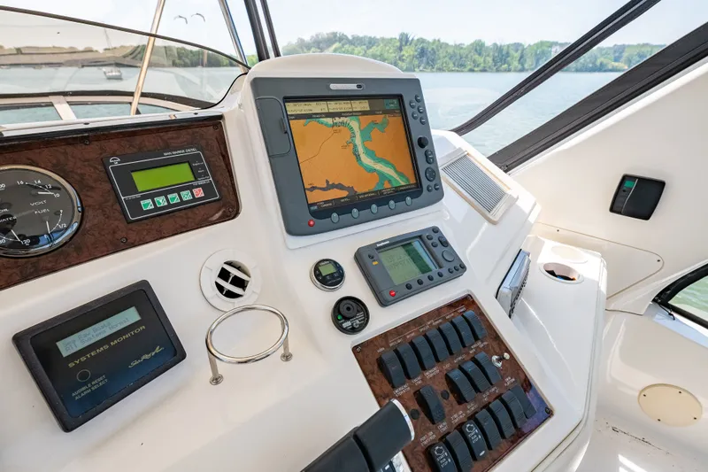 Slide: The Image of Sea Ray 480 Sedan Bridge 2003 - 61