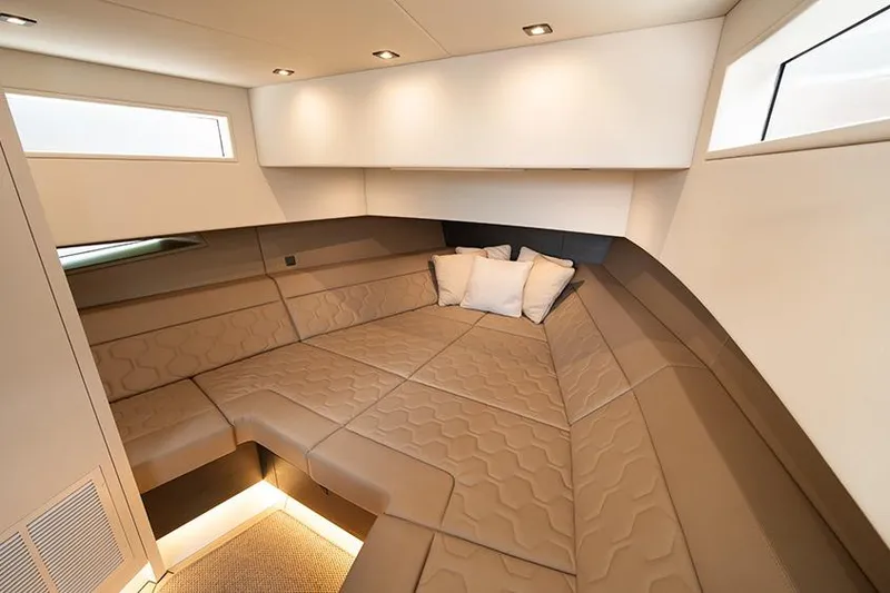 Slide: The Image of Master cabin - 35