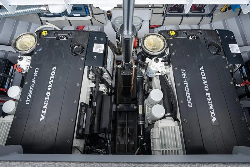Slide: The Image of Engine compartment - 40