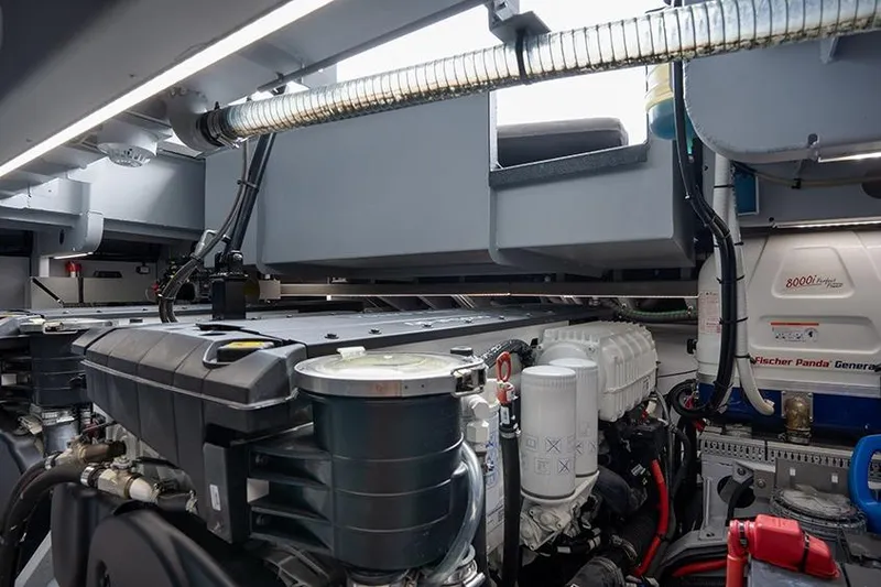 Slide: The Image of Engine compartment - 41
