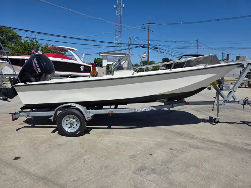 The Image of Boston Whaler 17 Newport 1986 - 0