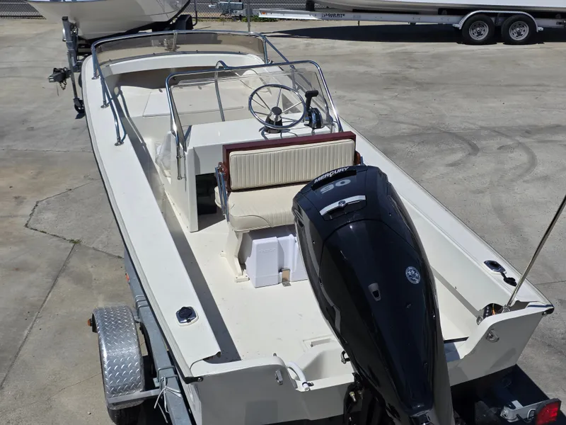 Slide: The Image of Boston Whaler 17 Newport 1986 - 2