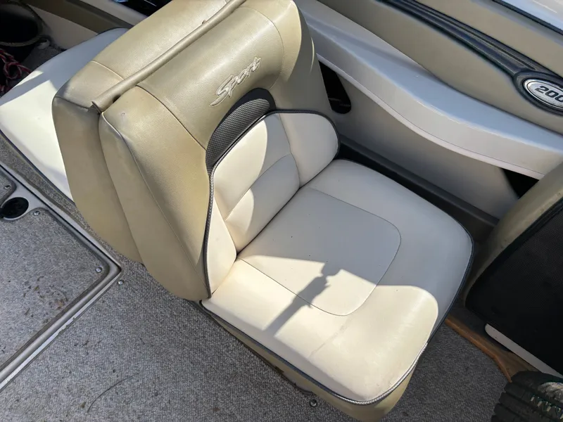 Slide: The Image of Sea Ray 200 Sport 2005 - 16