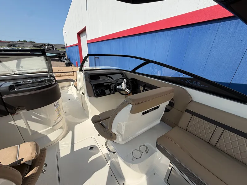 Slide: The Image of Sea Ray SLX 280 2016 - 23