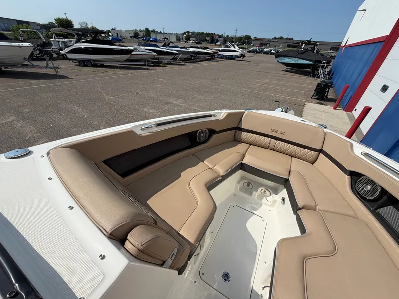 Slide: The Image of Sea Ray SLX 280 2016 - 30