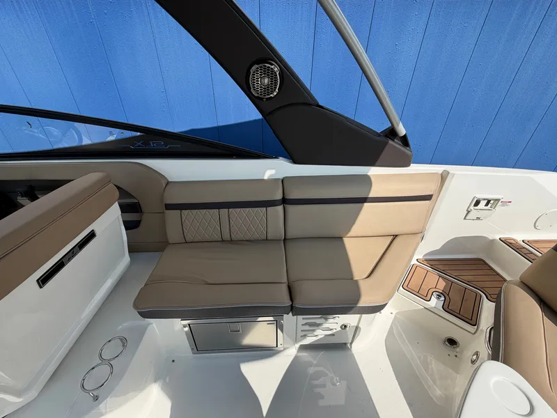 Slide: The Image of Sea Ray SLX 280 2016 - 13