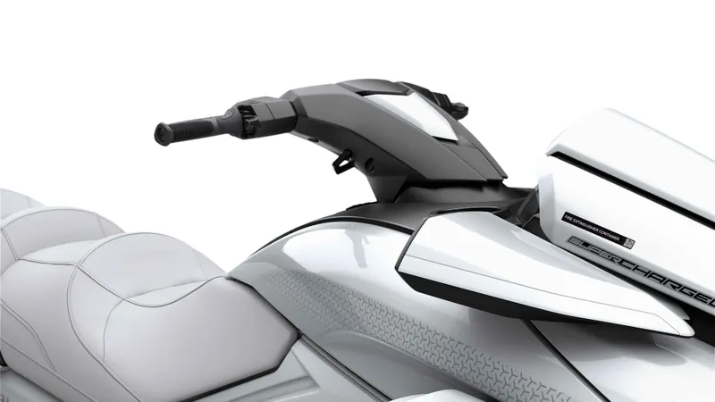 Slide: The Image of Waverunner FX CRUISER SVHO A 2026 - 3