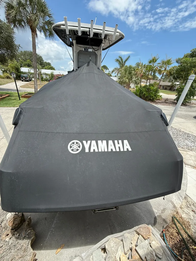 Slide: The Image of Yamaha 255 FSH Sport E boat with cover, 2022 model. - 28
